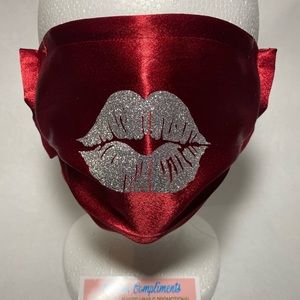 💎🚨Satin Glitter Lip Face Mask🚨💎